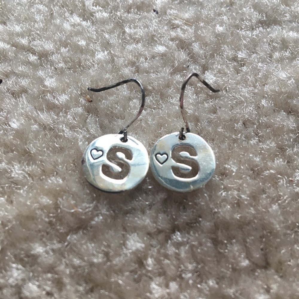 S Initial earrings - Picture 1 of 1